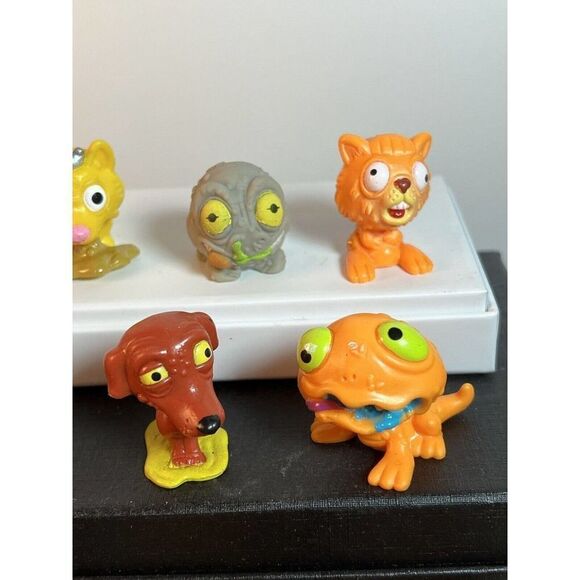 Collection of 16 Ugglys Pet Shop Figures Mostly Dogs - Picture 5 of 7